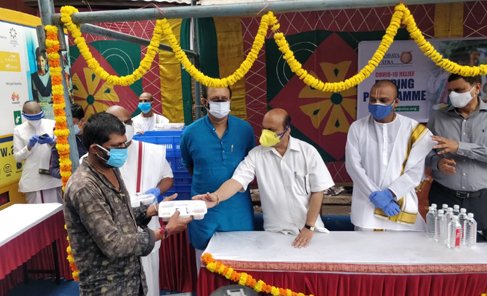 Akshaya Patra Starts a COVID-19 Relief Feeding Centre at KR Market, Bengaluru – Home Minister of Karnataka, Shri. Basavaraj Bommai Launches the Programme
